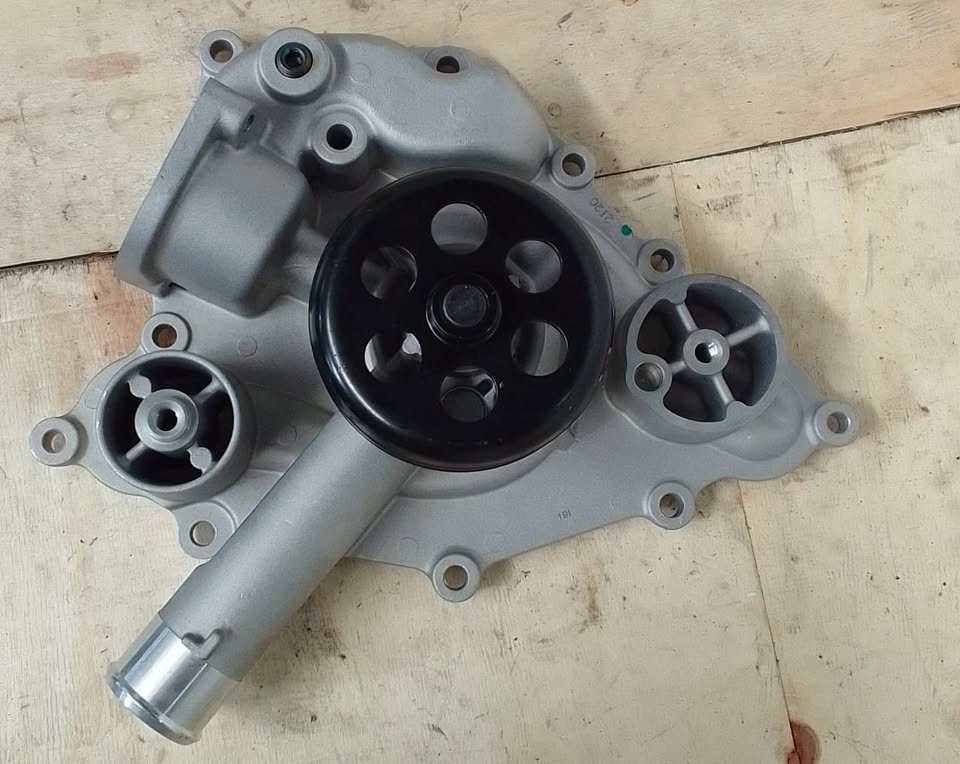 Jeep Cherokee Water Pump Hemi 5.7L 2012 For Sale - Private Seller Jeep Cherokee Water Pump Hemi 5.7L 2012 For Sale - Private Seller