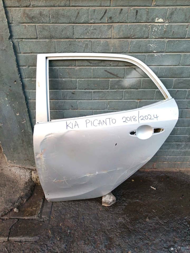 Kia picanto left back door 2018 /24