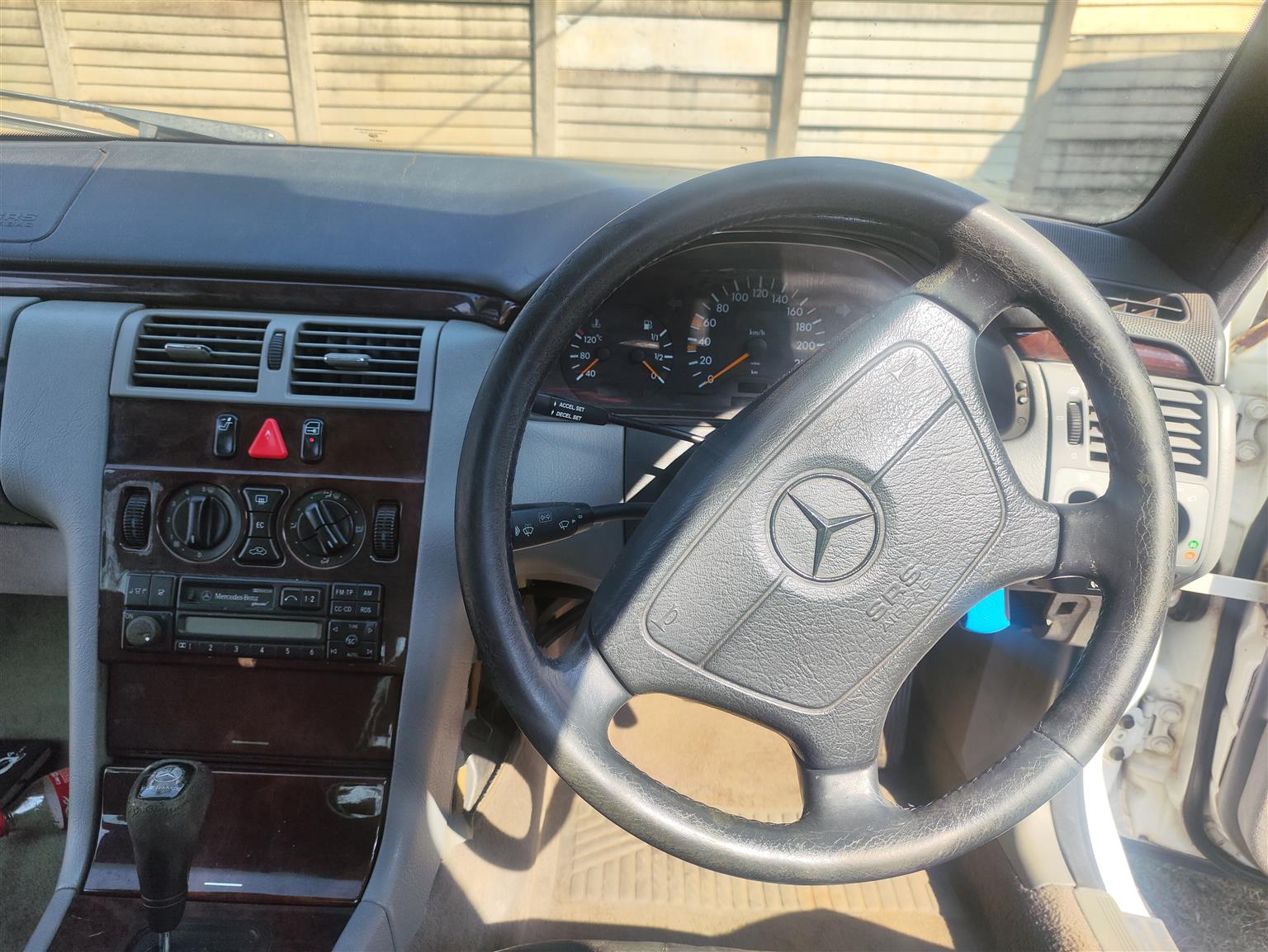 Mercedes Benz E230 W210