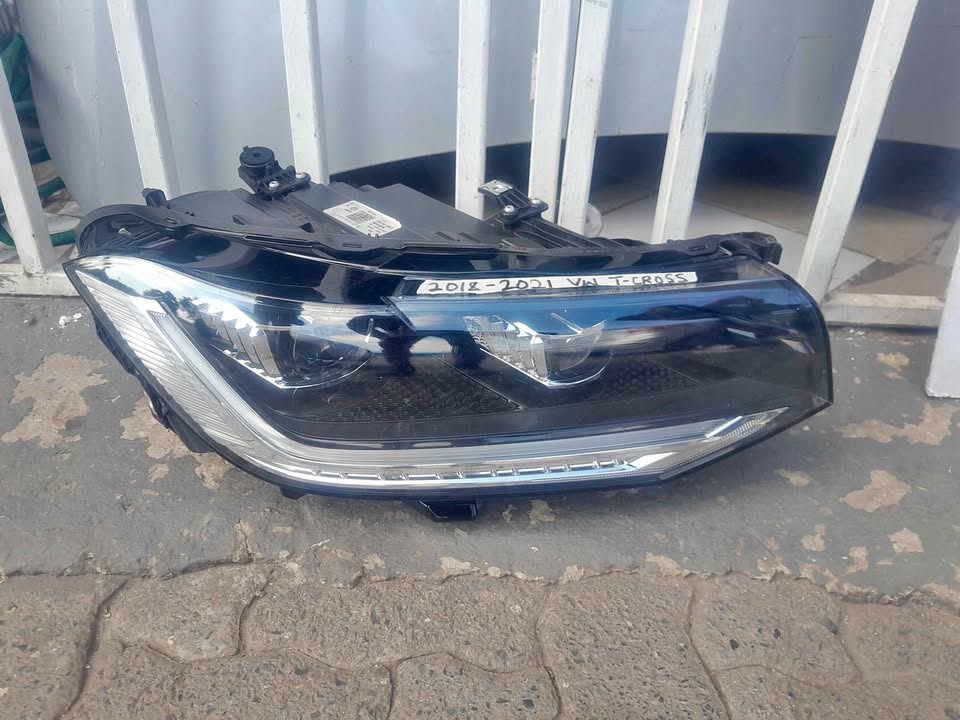 2018-2021 VW T-CROSS RIGHT SIDE XENON HEADLIGHT FOR SALE 2018-2021 VW T-CROSS RIGHT SIDE XENON HEADLIGHT FOR SALE