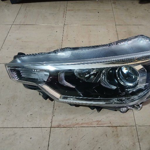 Suzuki ertiga headlight - Private Seller Suzuki ertiga headlight - Private Seller