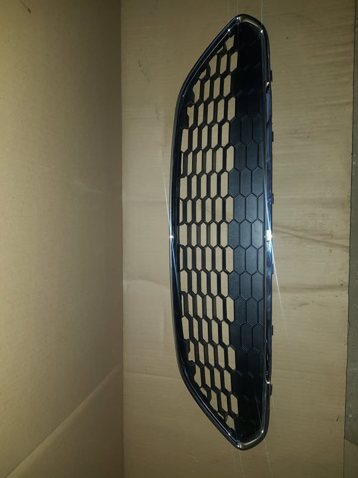 Ford Fiesta Honey cone Grill - Private Seller Ford Fiesta Honey cone Grill - Private Seller