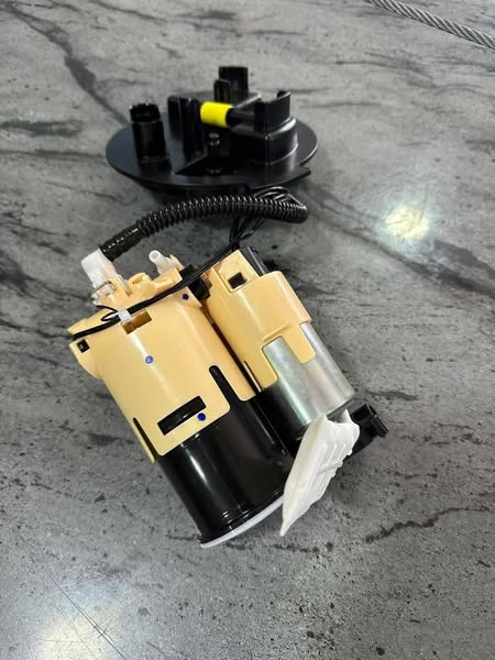 BRAND NEW LOW PRESSURE FUEL PUMP FOR MERCEDES BENZ AMG W205 C63s, W213 E63s, - Private Seller