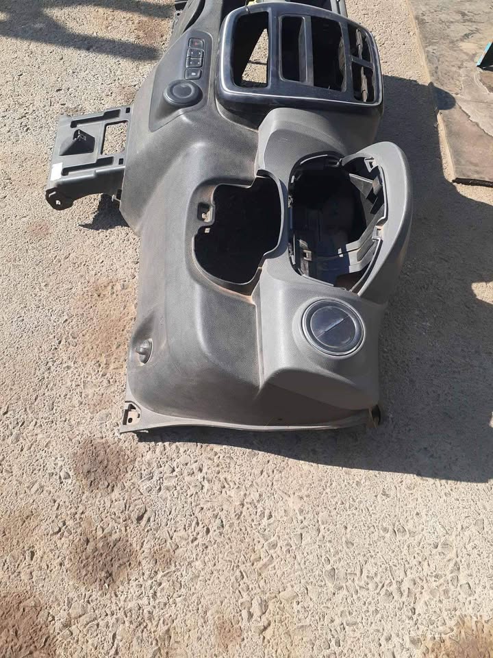 Renault kwid dash available - Private Seller