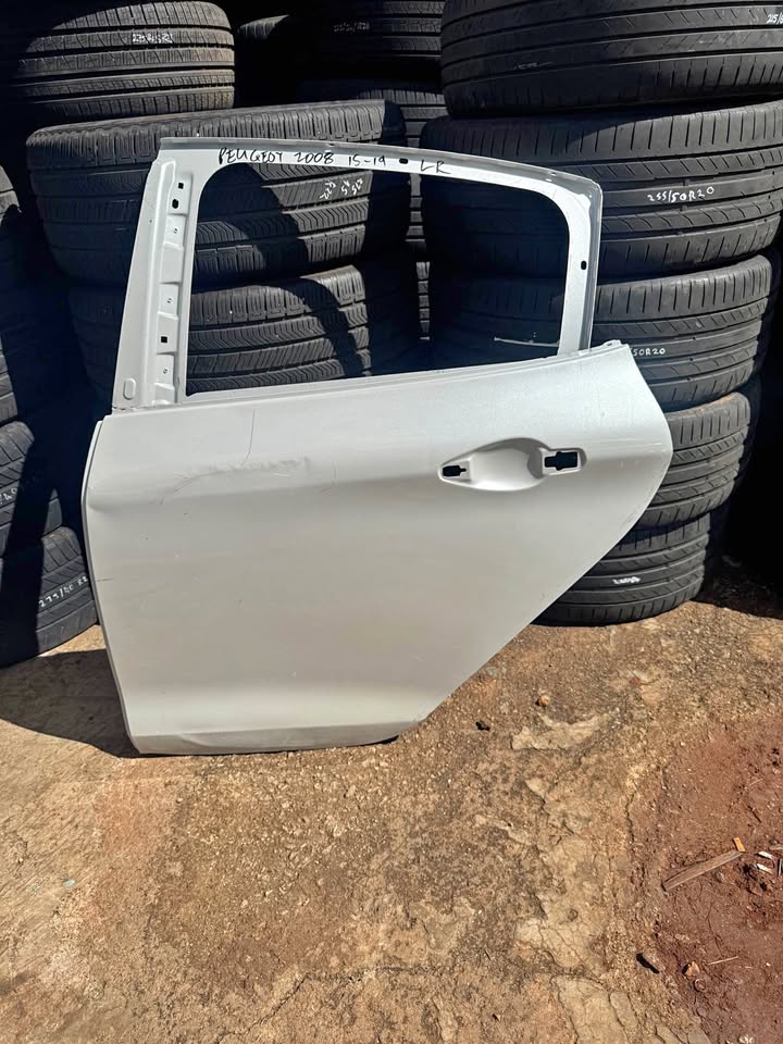 Peugeot 2008 Left Rear Back Door - Private Seller Peugeot 2008 Left Rear Back Door - Private Seller