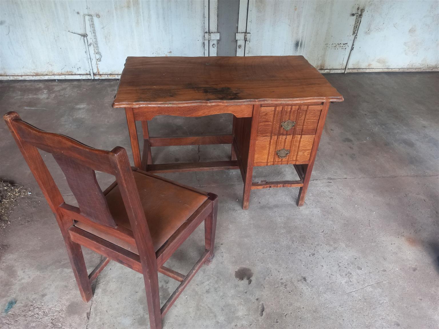 Desk and chair (Solid oak)