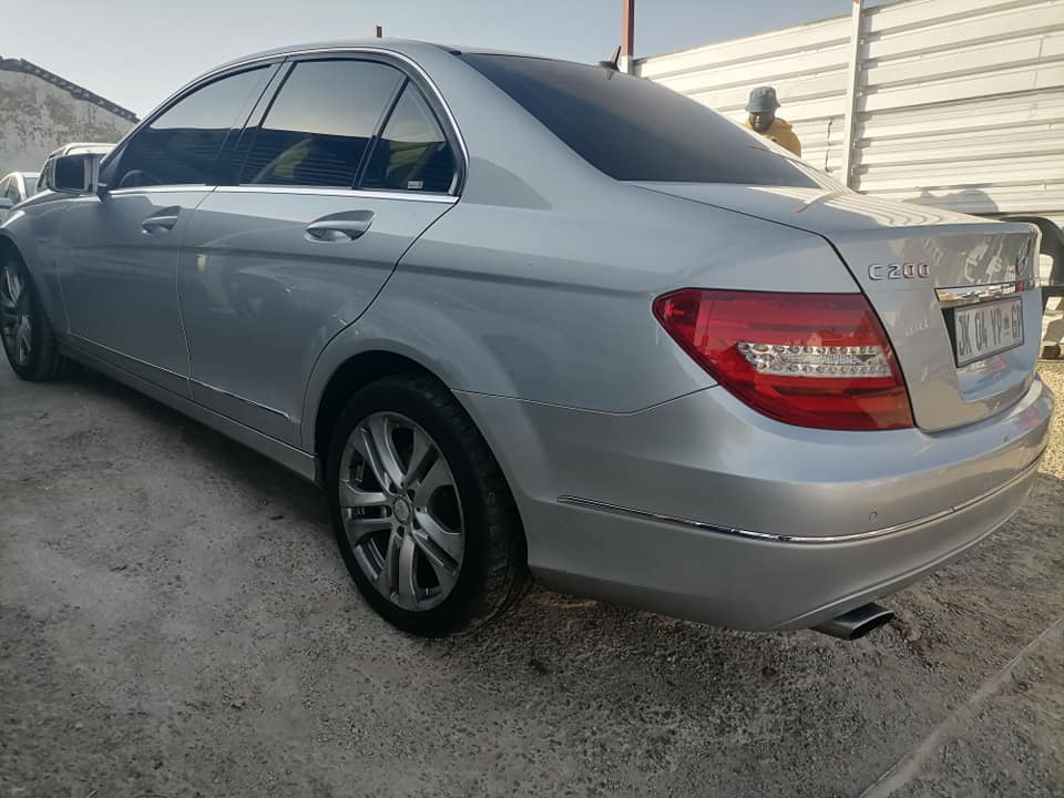 2013 Mercedes Benz C200 leather seat and Automatic