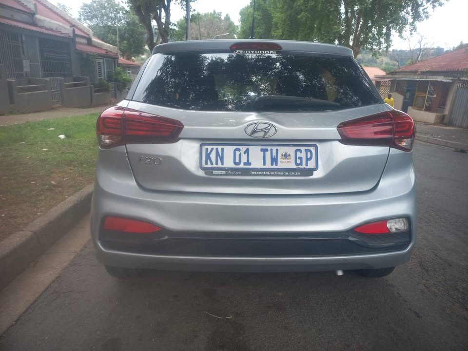 2020 Hyundai i20 Motion 1.4 petrol, Manual Transmission, Silver Color, mileage 69000kms
