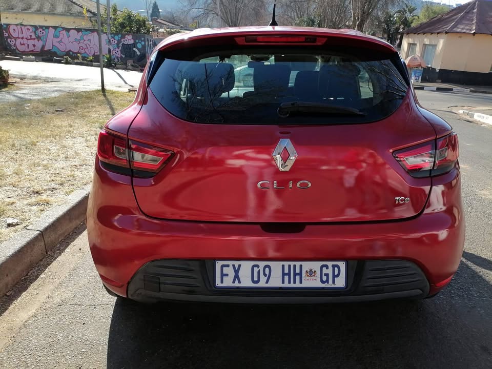 2017 RENAULT CLIO 4 900T MANUAL TRANSMISSION IN EXCELLENT CONDITION