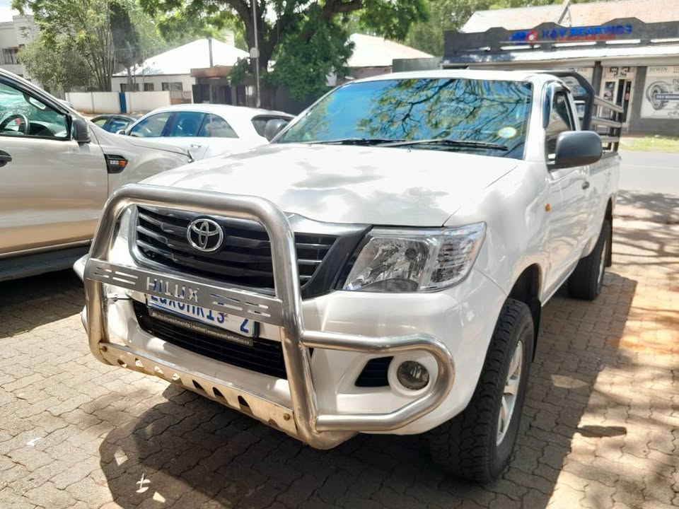 2011 TOYOTA HILUX 2.5 D4D SINGLE CAB 4X2 MANUAL