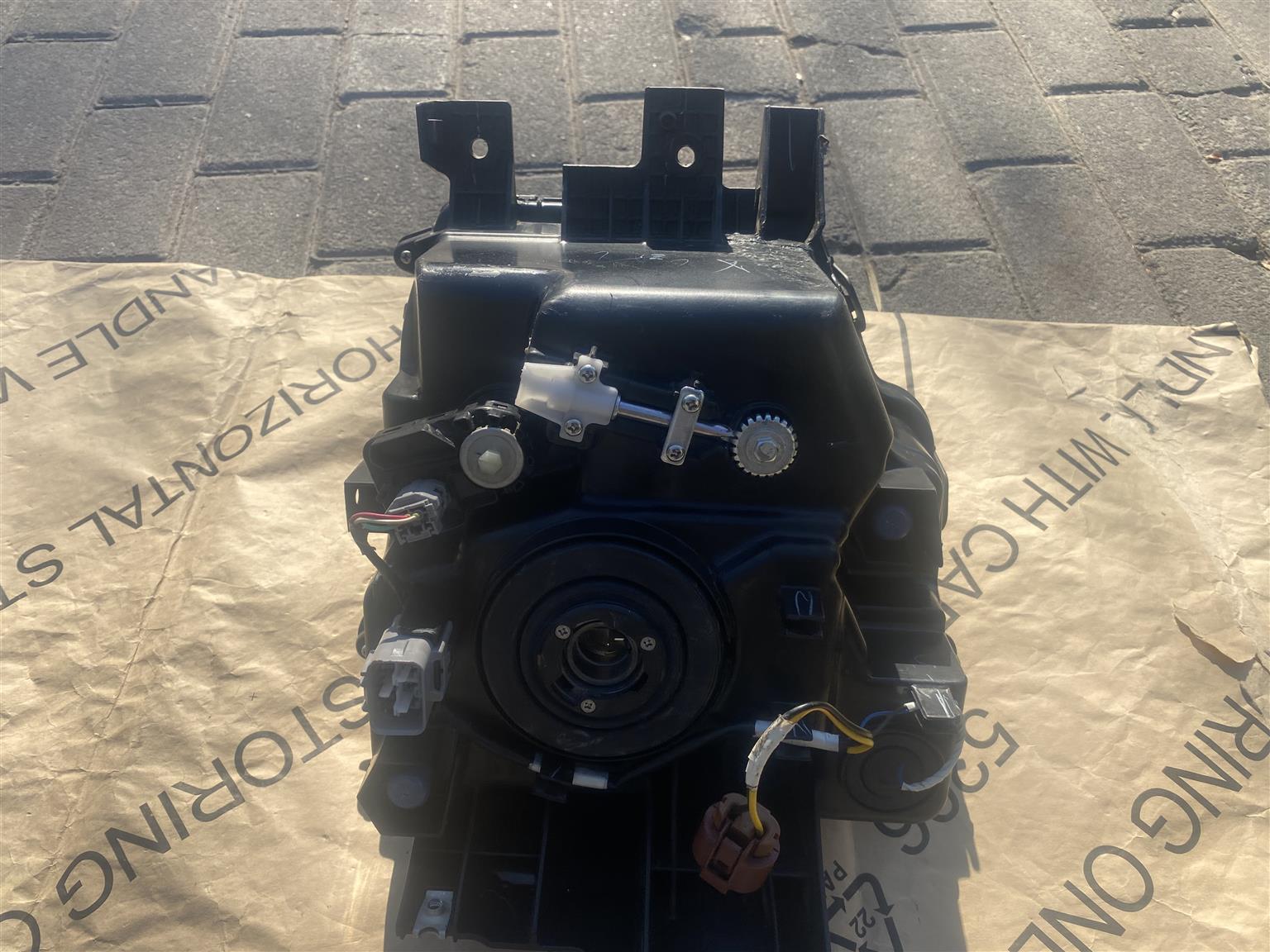 2025 TOYOTA URBAN CRUISER HEADLIGHT LEFT SIDE FOR SALE. IN PRISTINE CONDITION