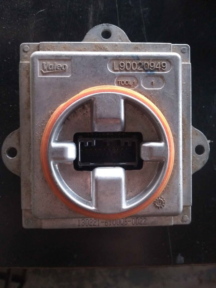 Jeep 2014-2020 headlight xenon balaster And led module for sale please contact us for more details - Private Seller Jeep 2014-2020 headlight xenon balaster And led module for sale please contact us for more details - Private Seller