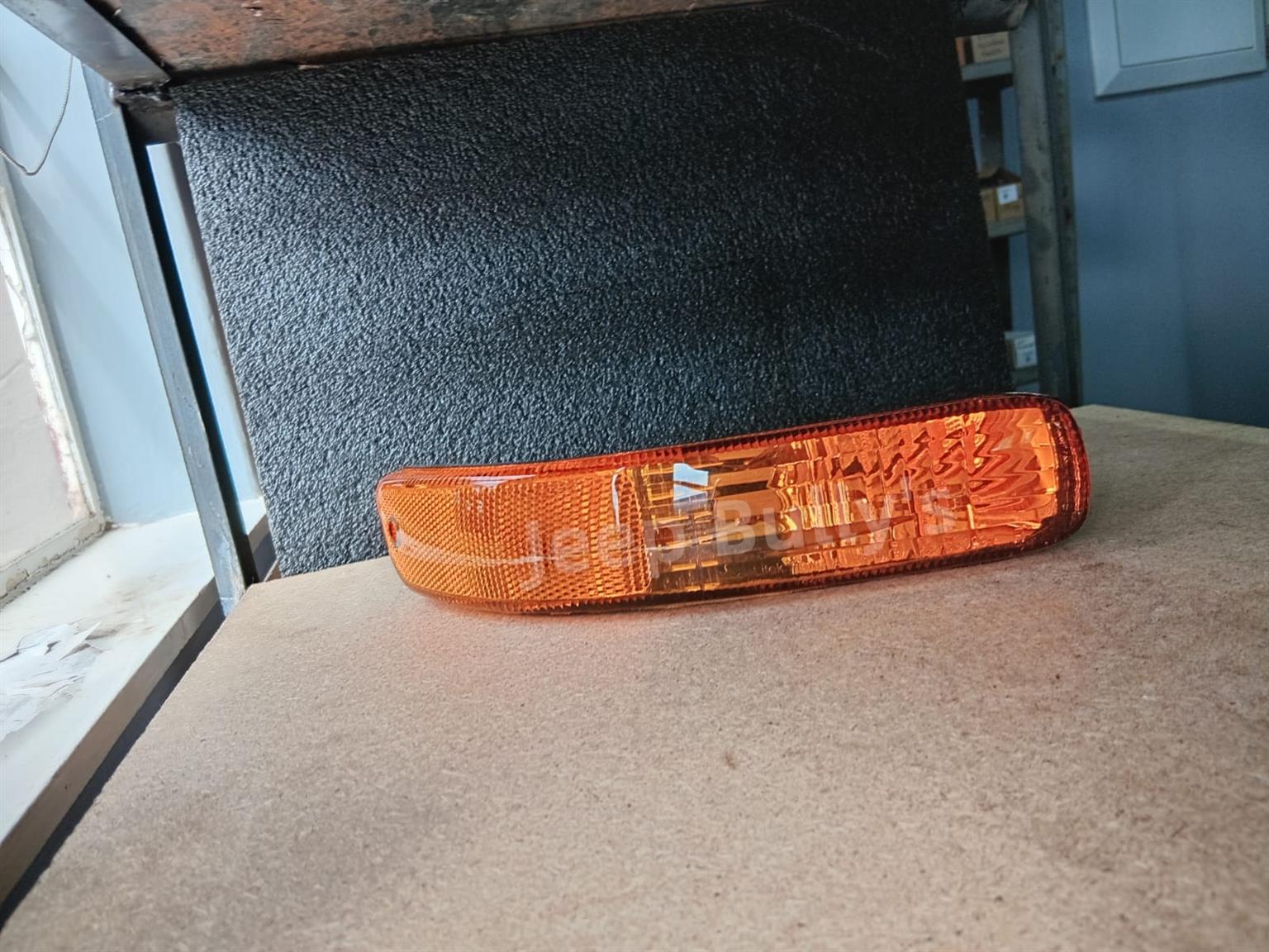 Right Hand | New | Jeep Cherokee KJ Indicator Light - Private Seller Right Hand | New | Jeep Cherokee KJ Indicator Light - Private Seller