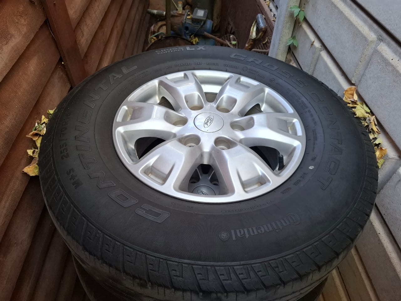 Rims with tyres for ford Ranger 16" - Private Seller