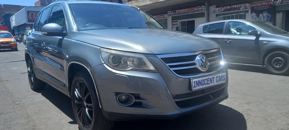 2009 VW TIGUAN 2.0 MANUAL PETROL, SILVER COLOUR, 85000KM