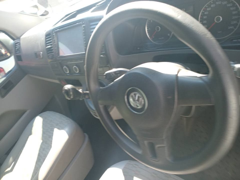 2011 Vw Transporter 2.0 Disiel, Manual 9 Seater, Silver Color