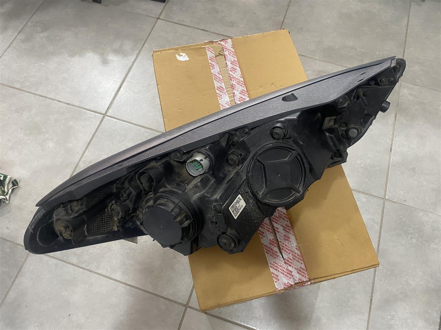 2020 HYUNDAI TUCSON LED HEADLIGHT LEFT SIDE FOR SALE. IN EXCELLENT CONDITION - Private Seller 2020 HYUNDAI TUCSON LED HEADLIGHT LEFT SIDE FOR SALE. IN EXCELLENT CONDITION - Private Seller