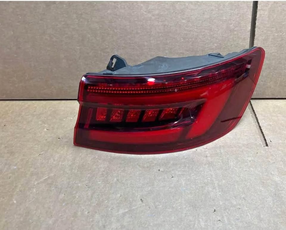 AUDI A4 S4 RS4 B9 REAR TAILLIGHT 2017-2023 - Private Seller AUDI A4 S4 RS4 B9 REAR TAILLIGHT 2017-2023 - Private Seller