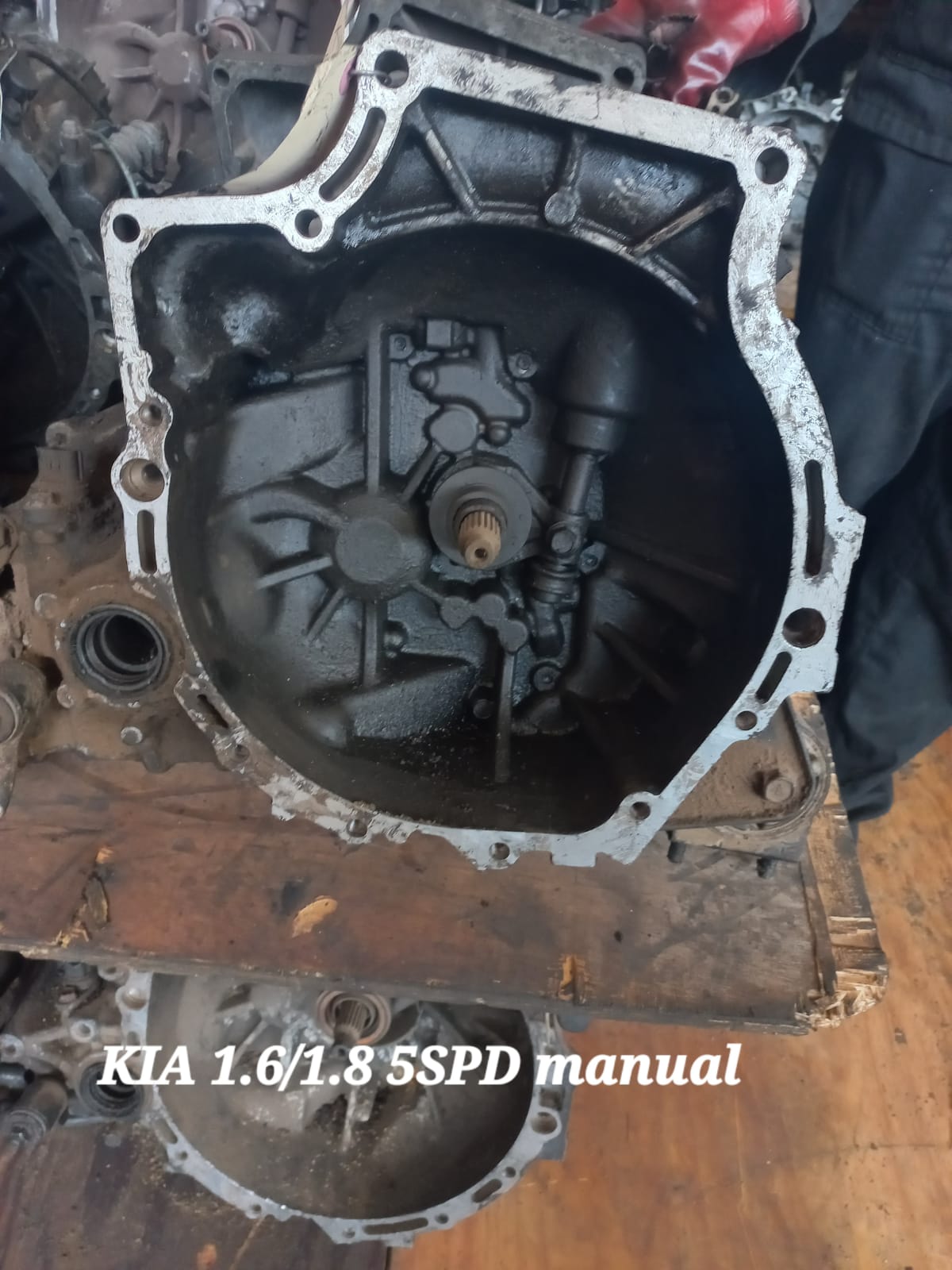 KIA 1.6 / 1.8 5SPD MANUAL GEARBOX - Private Seller KIA 1.6 / 1.8 5SPD MANUAL GEARBOX - Private Seller