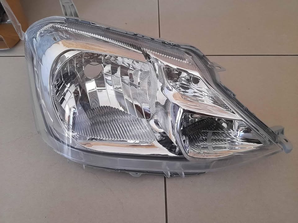 TOYOTA ETIOS FACELIFT 2013 /19 NEW HEADLIGHTS CHROME TYPE SALE