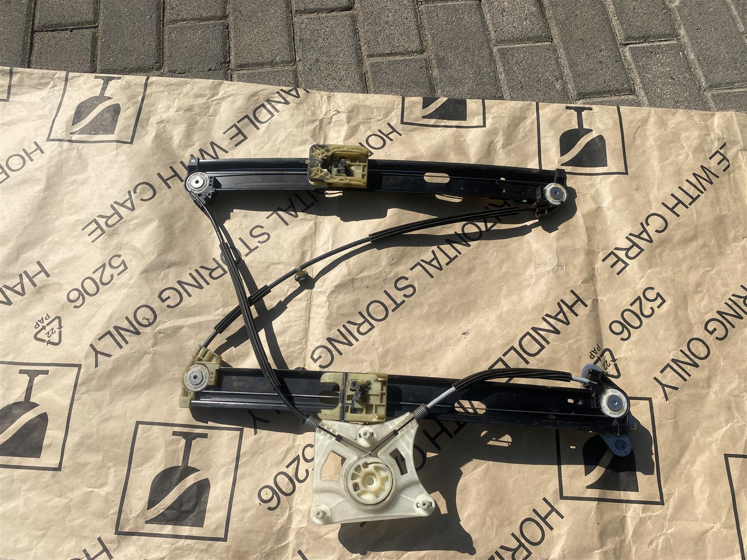 2022 VW POLO 8 LEFT FRONT WINDOW MECHANISM FOR SALE. IN PRISTINE CONDITION - Private Seller