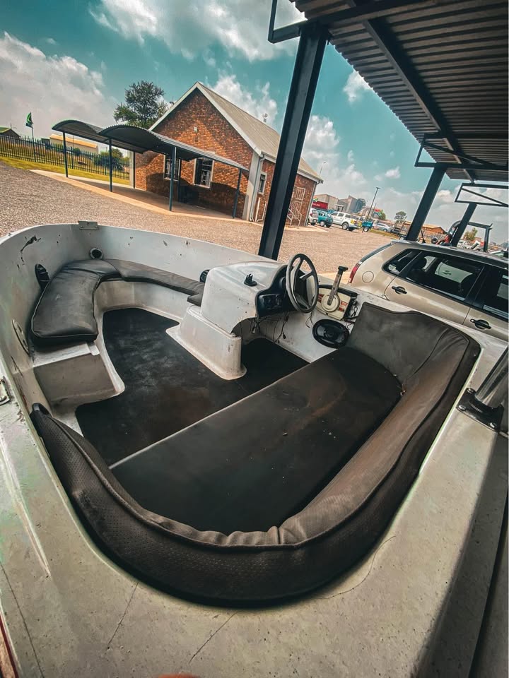 8 Seater Boat