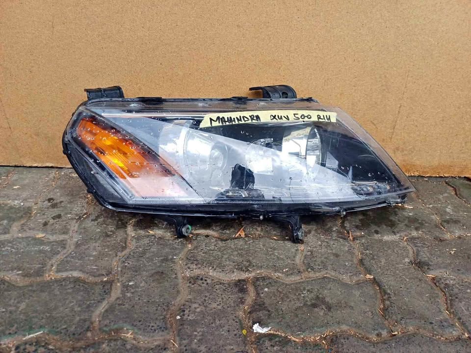 Mahindra XUV 500 Right Side Headlight - Private Seller Mahindra XUV 500 Right Side Headlight - Private Seller