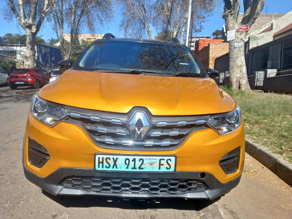 2022 Renault Triber 1.0 Petrol, Manual, Orange, 29000kms, 7seater
