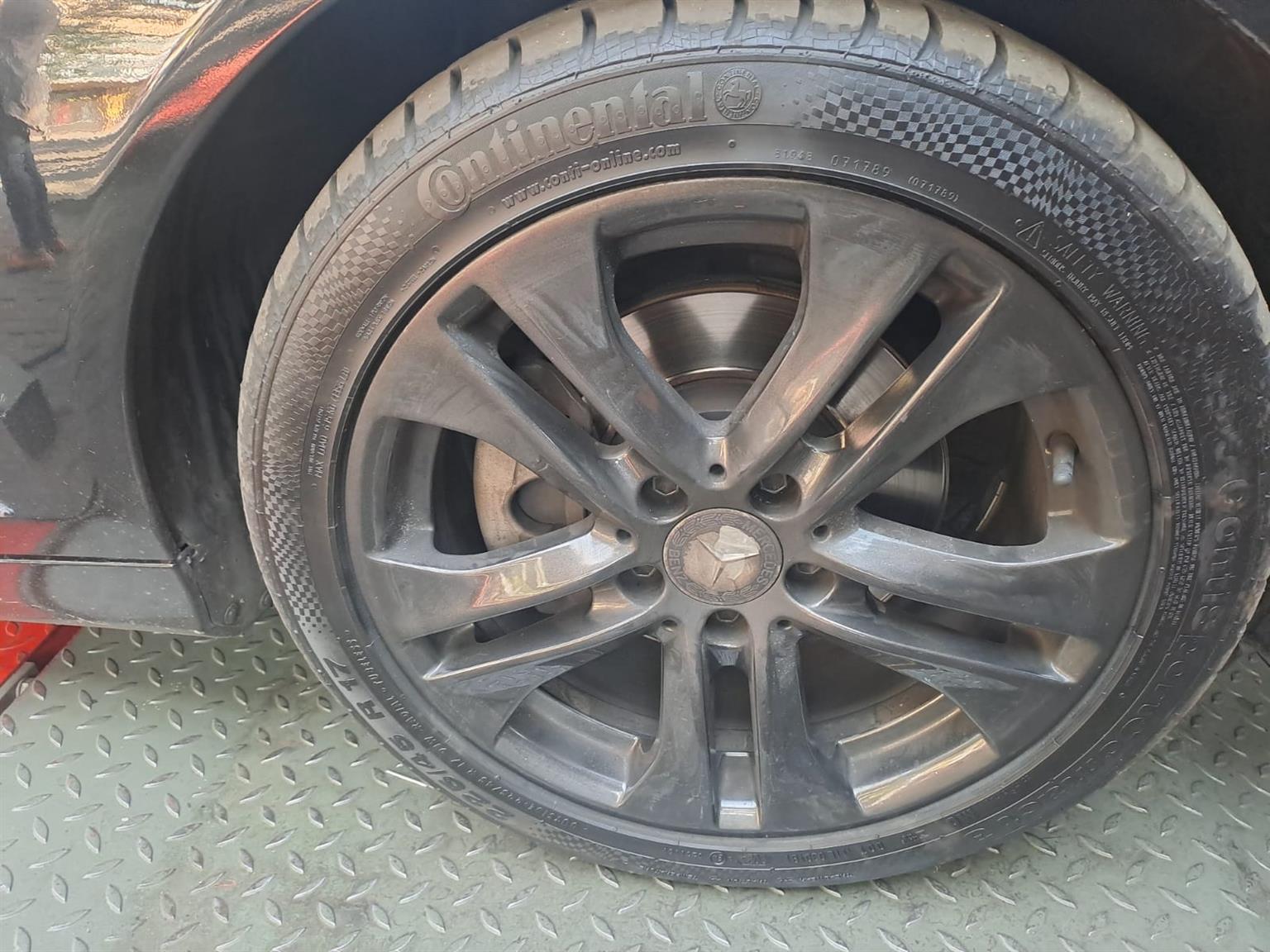 R17 mercedes rims with fresh tyres - Private Seller