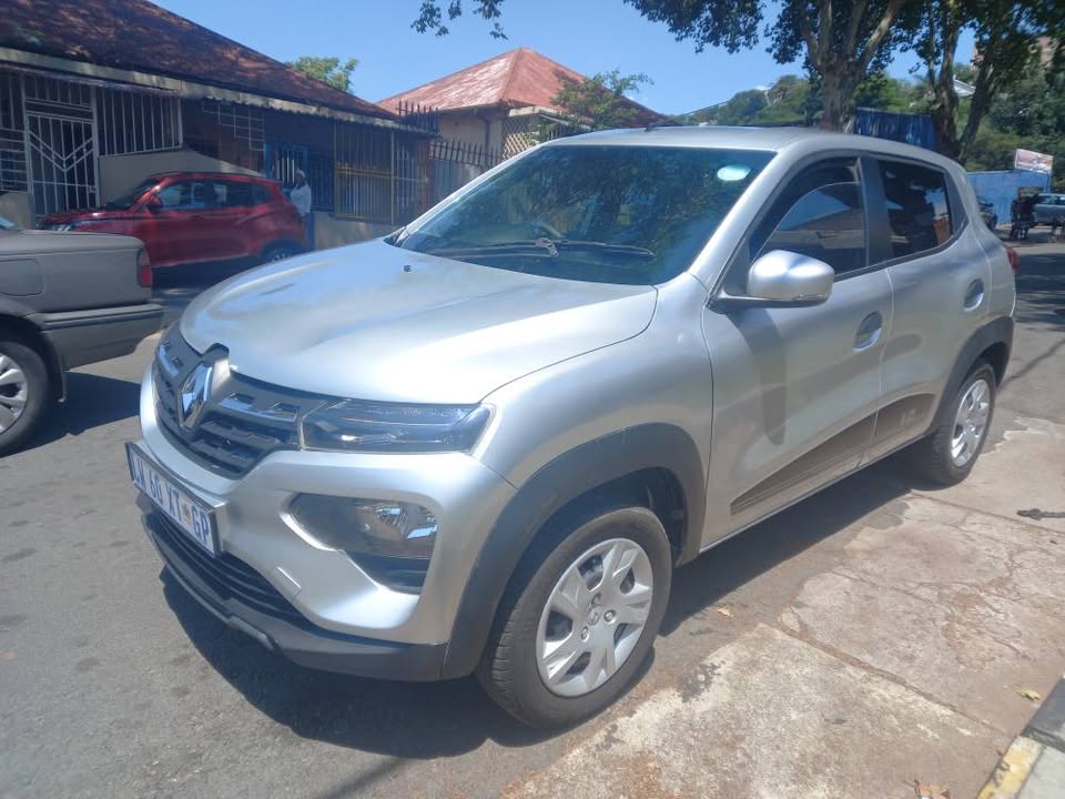 2024 Renault Kwid 1.0 Petrol Automatic Transmission  Color Silver Mileage 6000kms