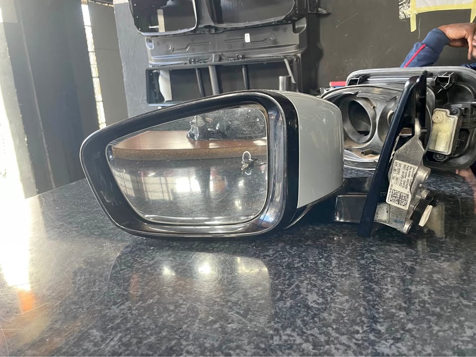 BMW G22/G23 side mirror left side 9 pins