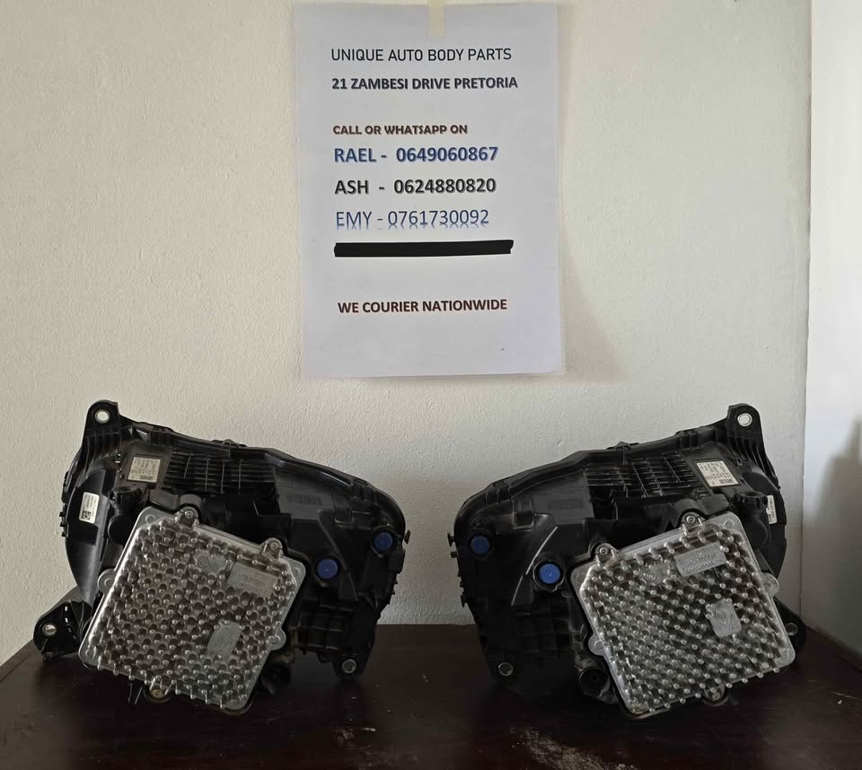 Land Rover Defender Headlight Left and Right - Private Seller Land Rover Defender Headlight Left and Right - Private Seller