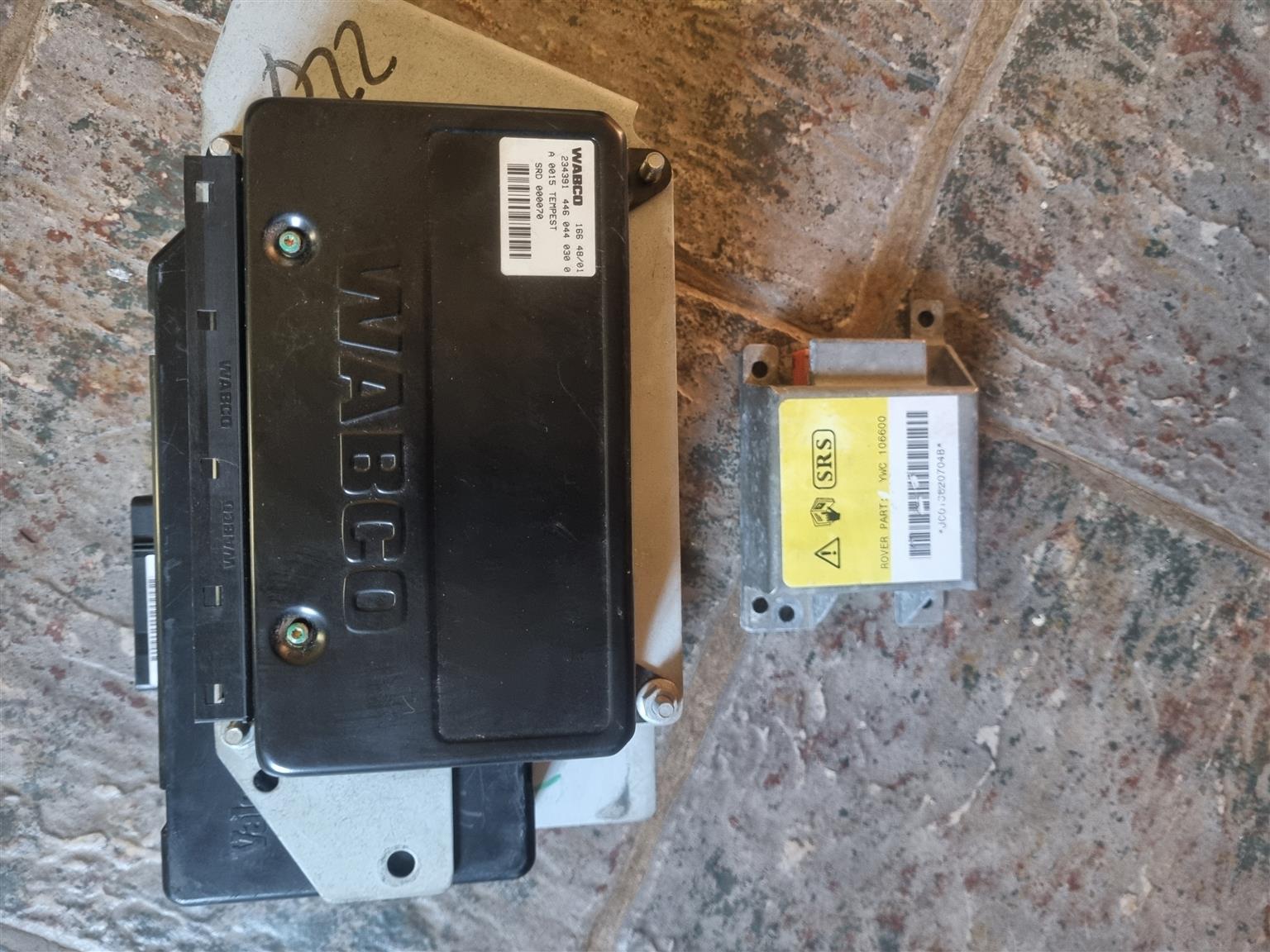 Land rover d2 ecu set - Private Seller Land rover d2 ecu set - Private Seller