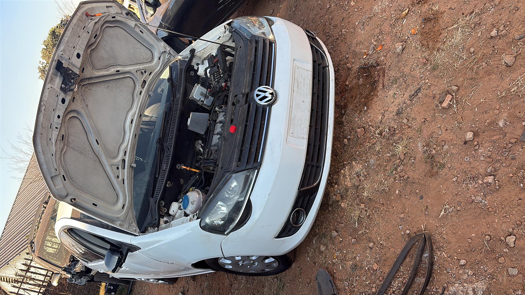 Polo bujwa 2005 sedan stripping for spares