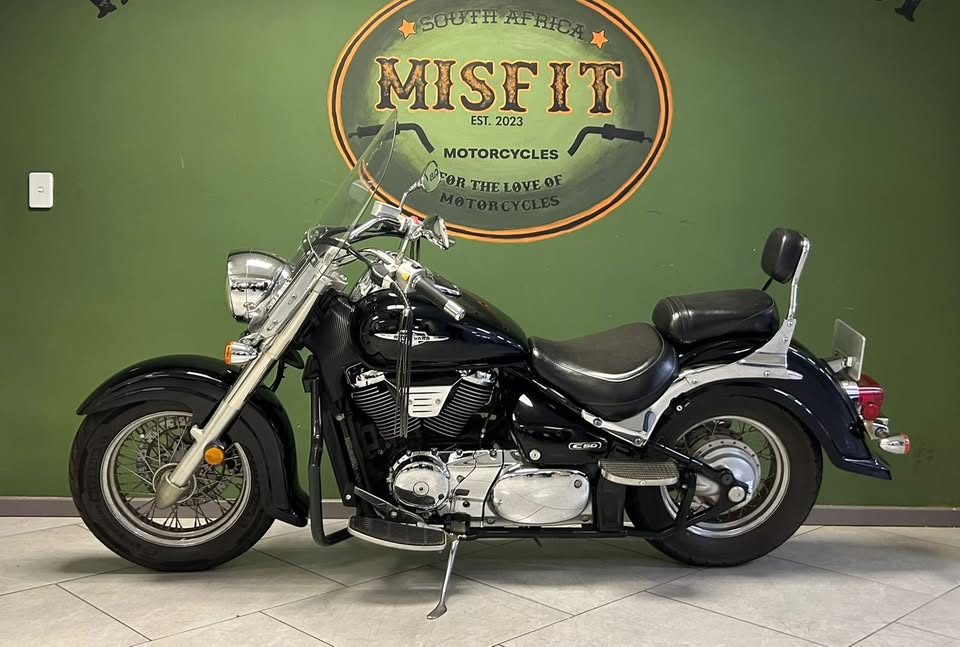 2010 suzuki VL800 - Private Seller