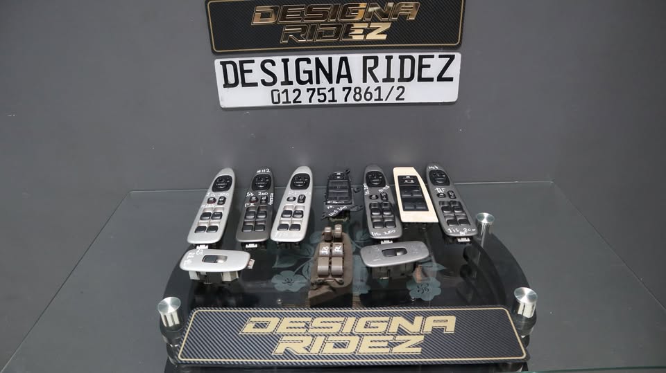 LEXUS 1 IS200/300 WINDOW SWITCHES - Private Seller LEXUS 1 IS200/300 WINDOW SWITCHES - Private Seller