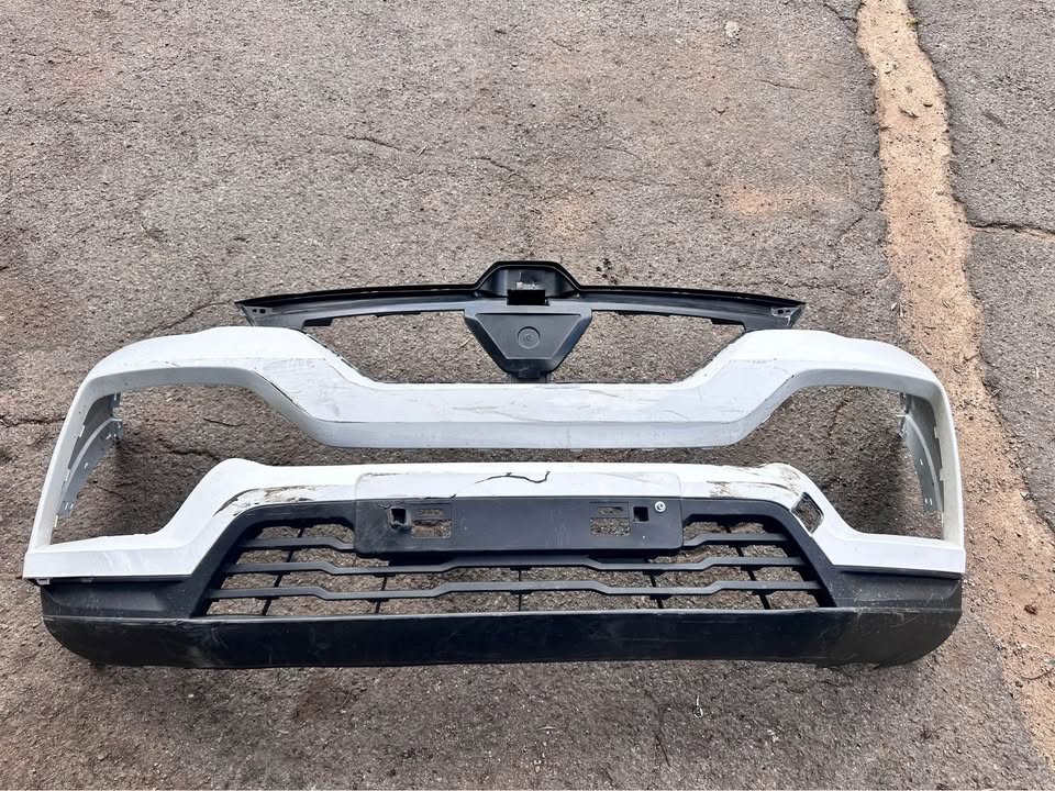 Renault Kiger front bumper and spoiler - Private Seller Renault Kiger front bumper and spoiler - Private Seller