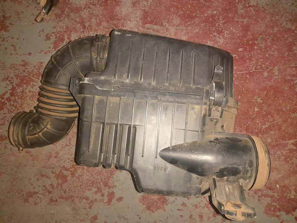 KIA RIO AIR FILTER BOX AVAILABLE - Private Seller KIA RIO AIR FILTER BOX AVAILABLE - Private Seller