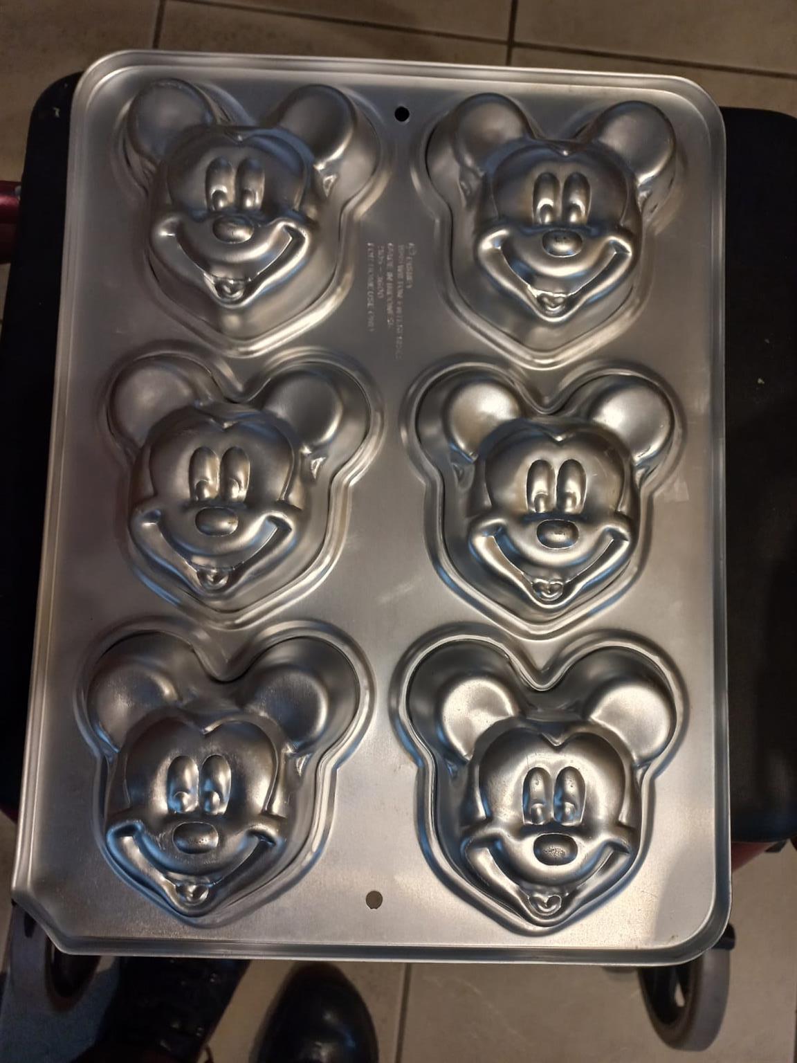 Vintage Wilton Mickey Mouse Mini Cake Pan 6 Mold Cake Pan - New