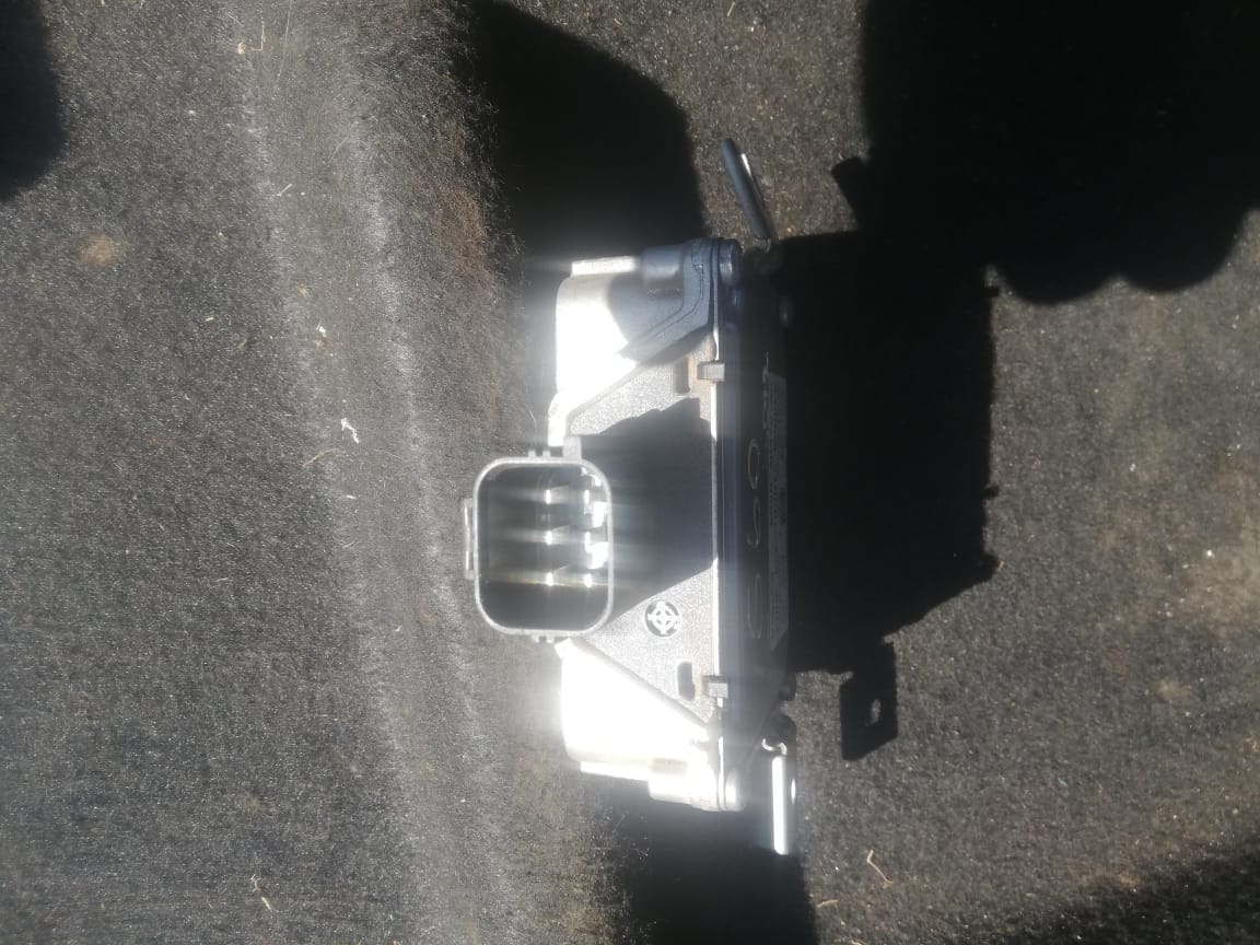 Volvo S60 T3 2012 fuel control module - Private Seller