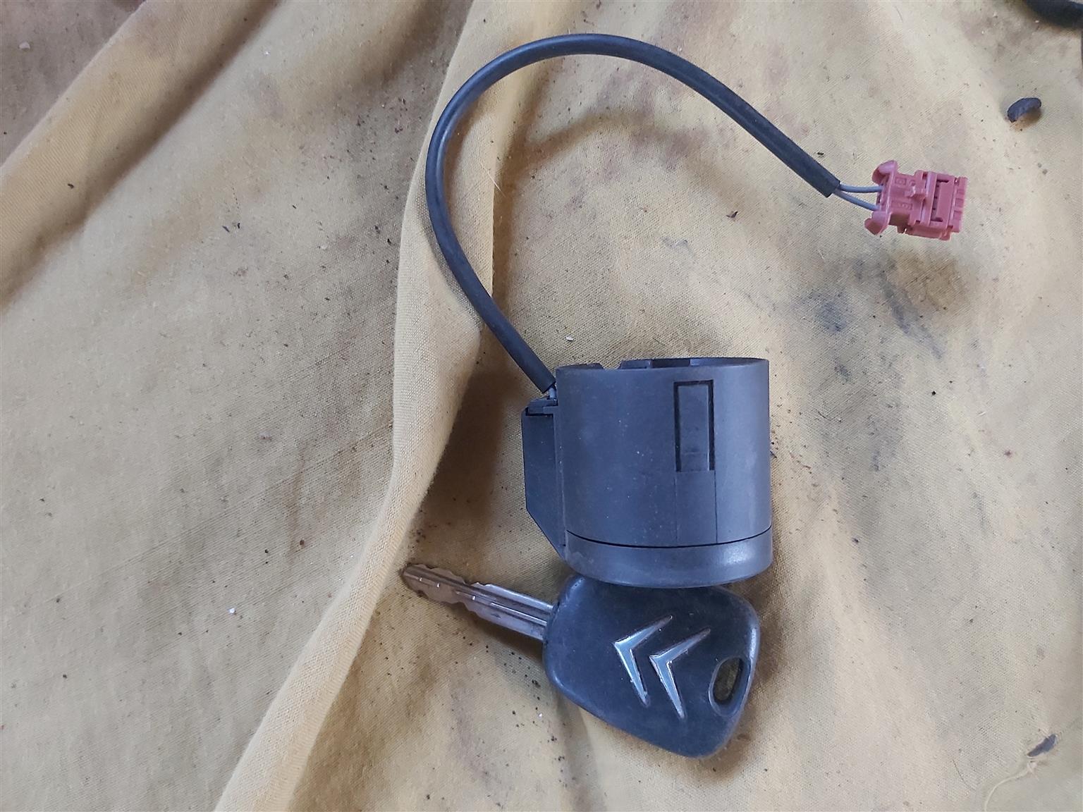 Key and transponder Citroën Picasso diesel - Private Seller