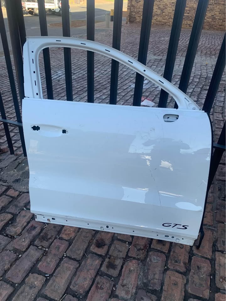 Porsche Cayenne Gts right front door - Private Seller Porsche Cayenne Gts right front door - Private Seller
