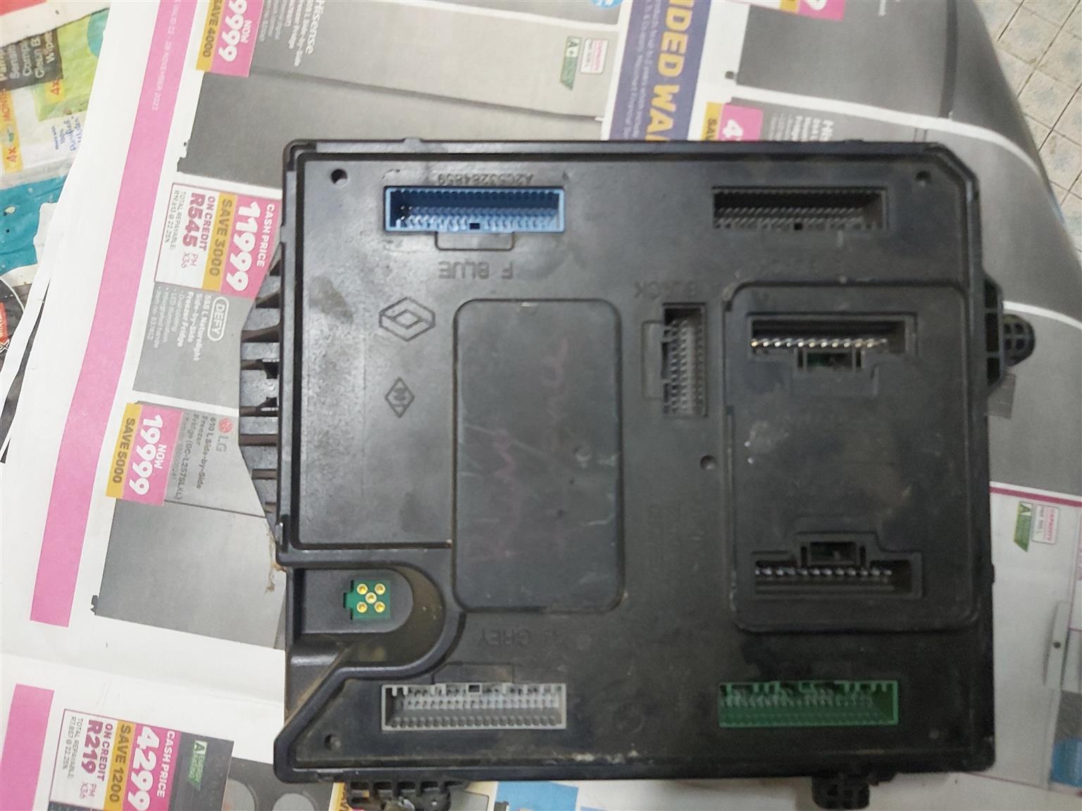 Control unit Renault fluence - Private Seller Control unit Renault fluence - Private Seller
