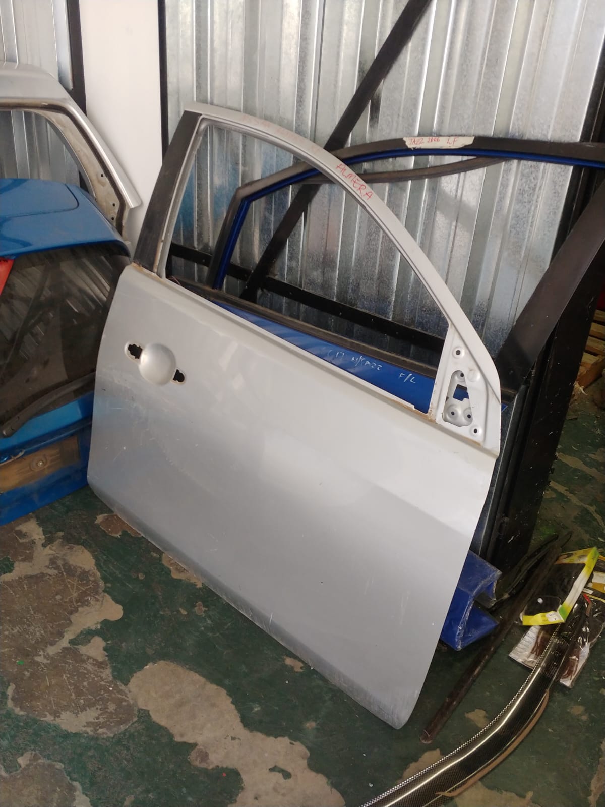 A Nissan Almera 2017 model DRIVESHAFTS, DOORS, AND TAILLIGHTS FOR SALE