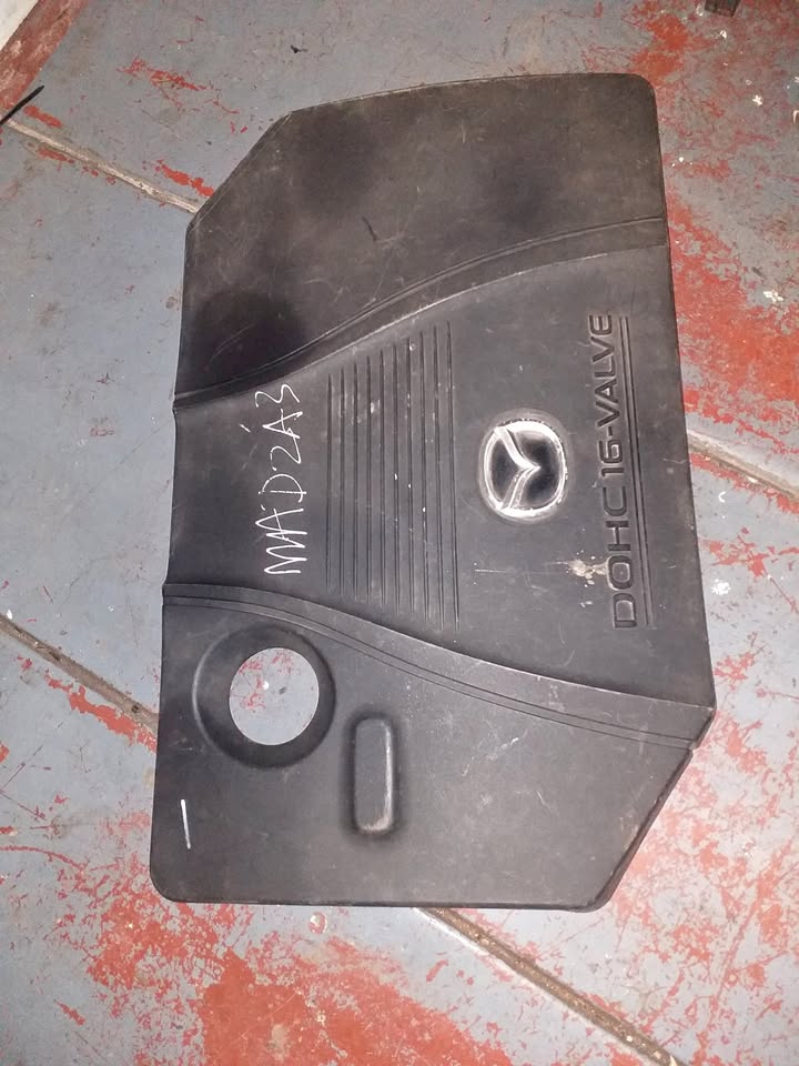 Mazda 3 ENGINE COVER - Private Seller Mazda 3 ENGINE COVER - Private Seller