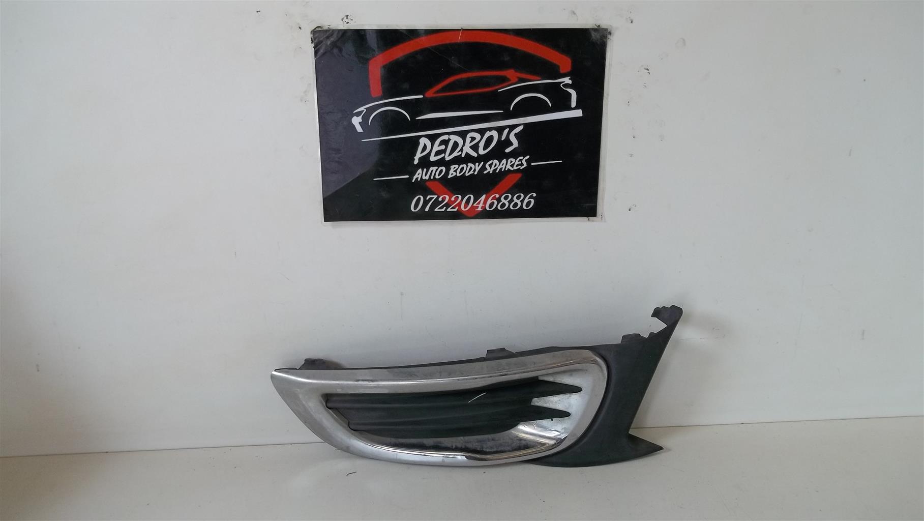 Citroen C3 Picasso left front fog light grille - Private Seller Citroen C3 Picasso left front fog light grille - Private Seller