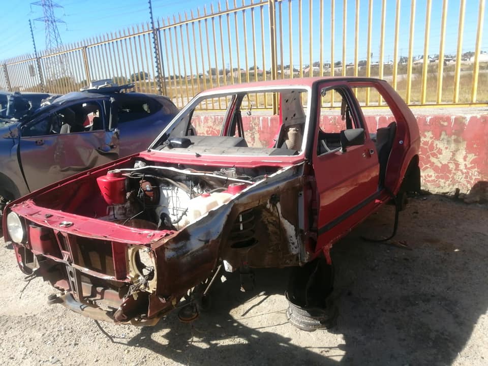 Golf 2 stripping for spares - Private Seller