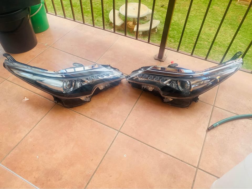 2018 toyota fortuner left and right headlights for sale - Private Seller 2018 toyota fortuner left and right headlights for sale - Private Seller