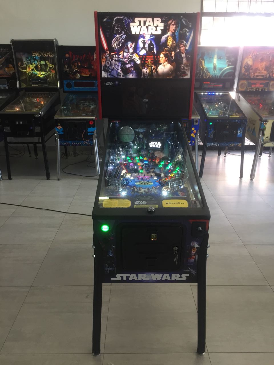 Star Wars Pro Pinball Machine by Stern 