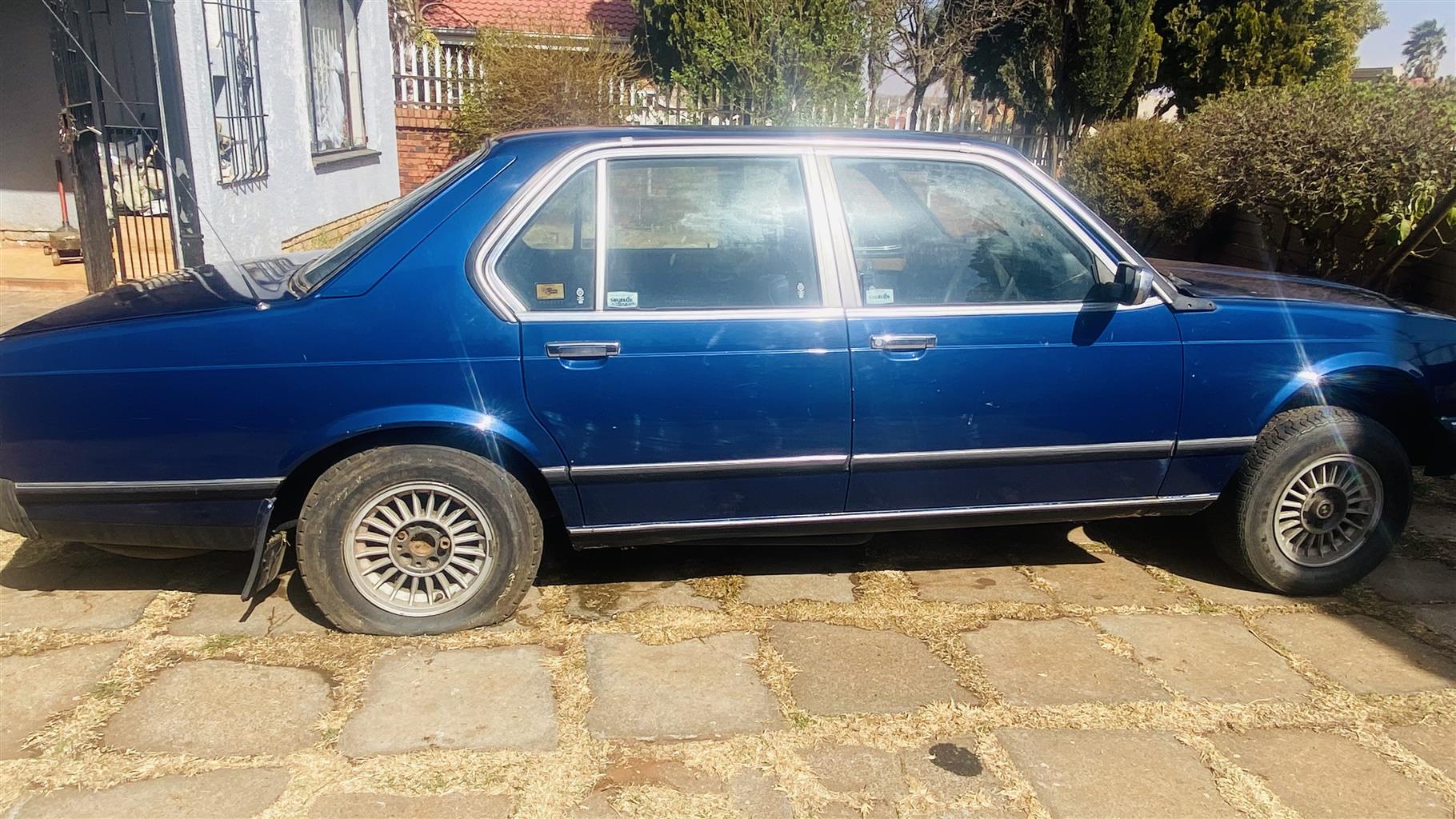 BMW 733i